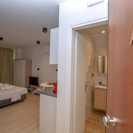 Facadoro Luxury * Atenas